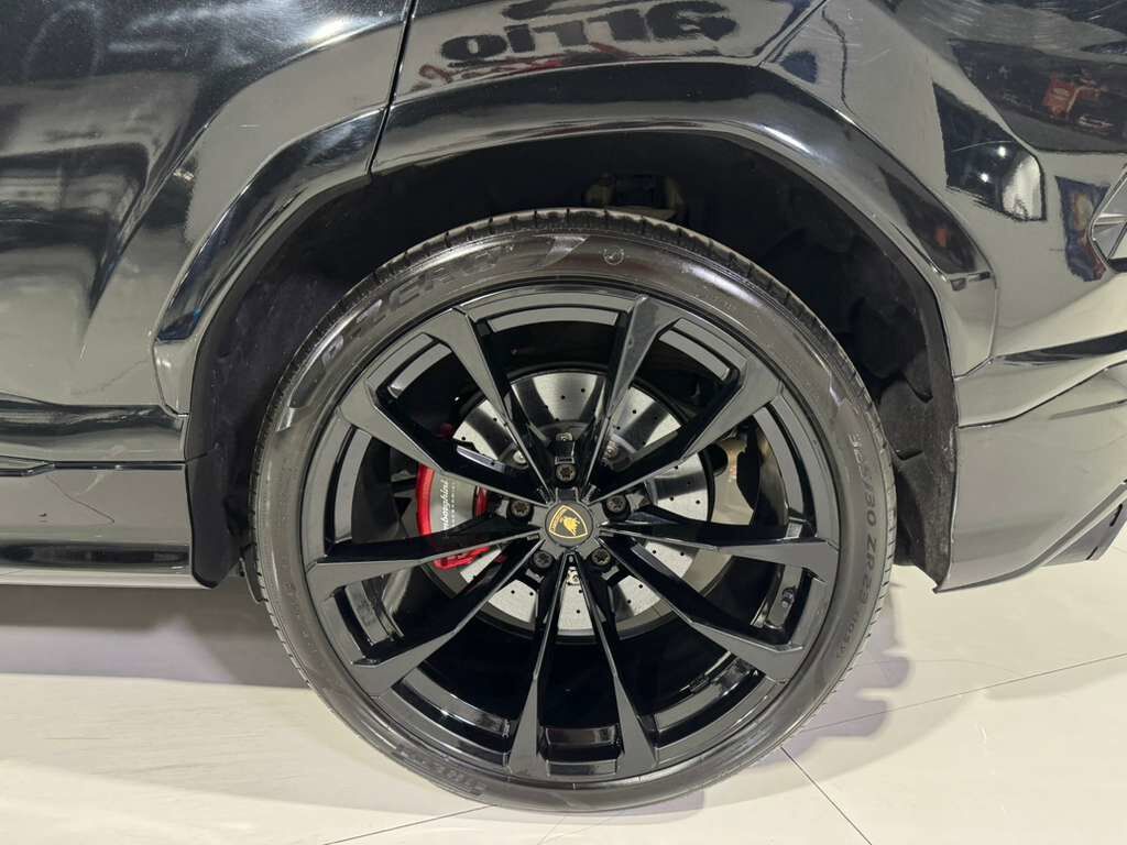 2021 Lamborghini Urus panoramic roof, Bang & Olufsen audio system, interior carbon trim AND MUCH MORE!! Fort Lauderdale FL