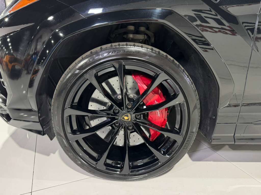 2021 Lamborghini Urus panoramic roof, Bang & Olufsen audio system, interior carbon trim AND MUCH MORE!! Fort Lauderdale FL