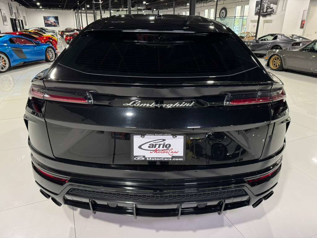 2021 Lamborghini Urus panoramic roof, Bang & Olufsen audio system, interior carbon trim AND MUCH MORE!! Fort Lauderdale FL