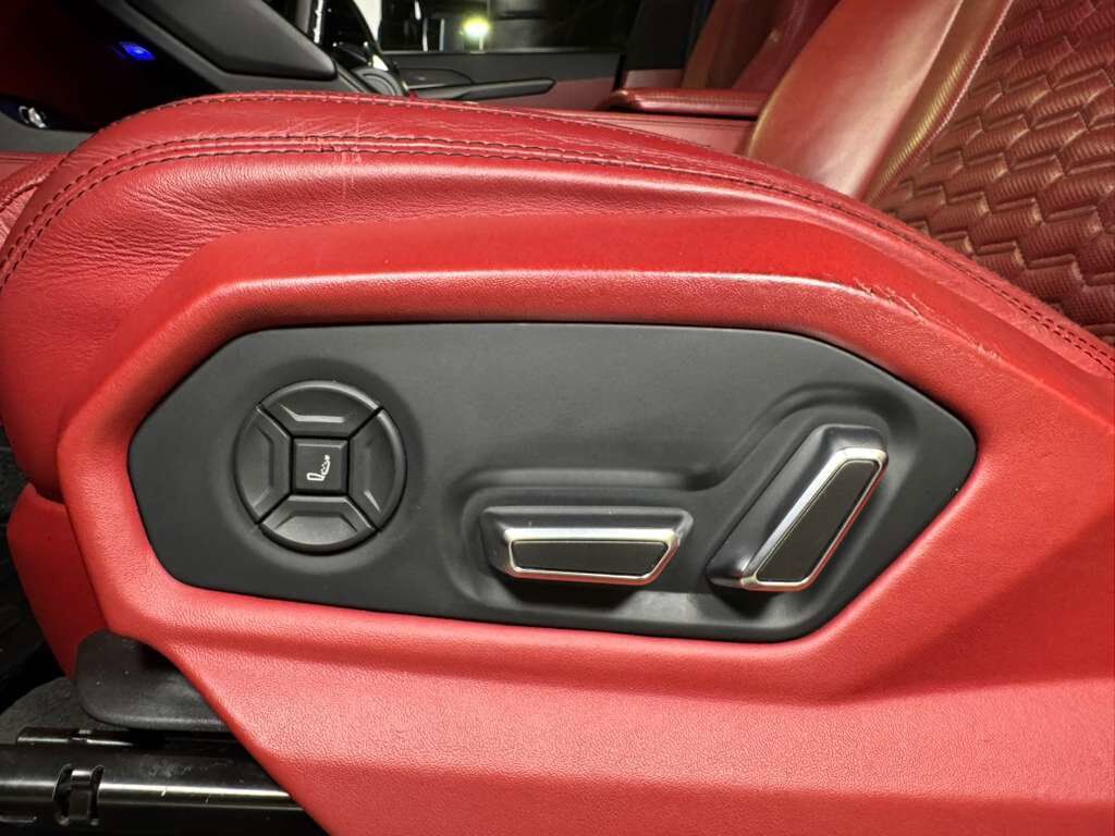 2021 Lamborghini Urus panoramic roof, Bang & Olufsen audio system, interior carbon trim AND MUCH MORE!! Fort Lauderdale FL