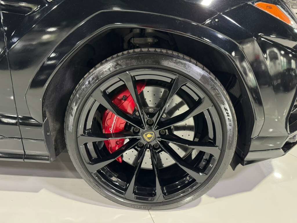 2021 Lamborghini Urus panoramic roof, Bang & Olufsen audio system, interior carbon trim AND MUCH MORE!! Fort Lauderdale FL