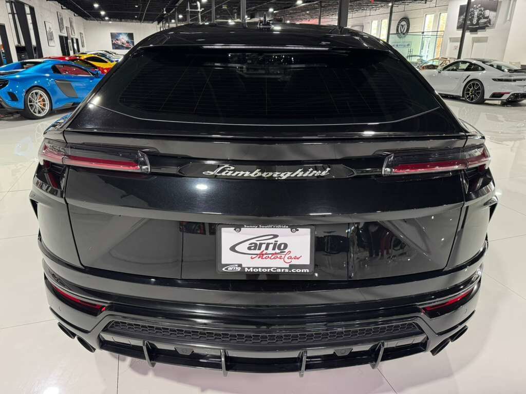 2021 Lamborghini Urus panoramic roof, Bang & Olufsen audio system, interior carbon trim AND MUCH MORE!! Fort Lauderdale FL