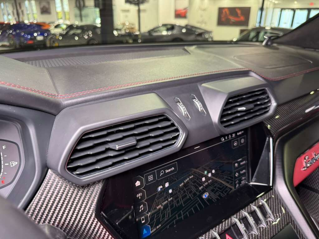 2021 Lamborghini Urus panoramic roof, Bang & Olufsen audio system, interior carbon trim AND MUCH MORE!! Fort Lauderdale FL