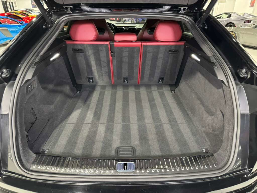 2021 Lamborghini Urus panoramic roof, Bang & Olufsen audio system, interior carbon trim AND MUCH MORE!! Fort Lauderdale FL