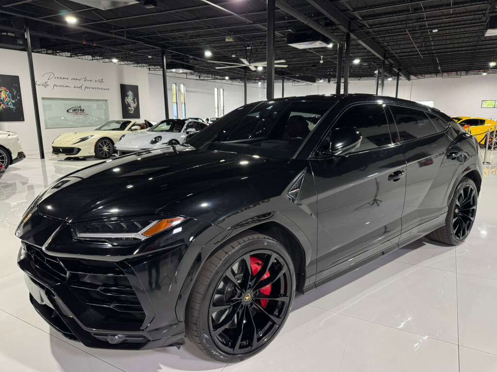 2021 Lamborghini Urus panoramic roof, Bang & Olufsen audio system, interior carbon trim AND MUCH MORE!! Fort Lauderdale FL