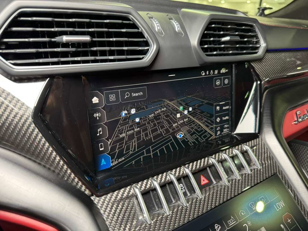 2021 Lamborghini Urus panoramic roof, Bang & Olufsen audio system, interior carbon trim AND MUCH MORE!! Fort Lauderdale FL