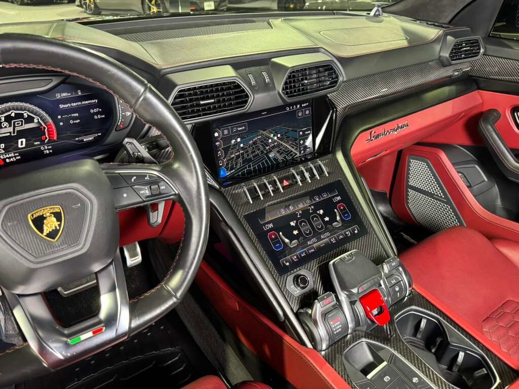 2021 Lamborghini Urus panoramic roof, Bang & Olufsen audio system, interior carbon trim AND MUCH MORE!! Fort Lauderdale FL
