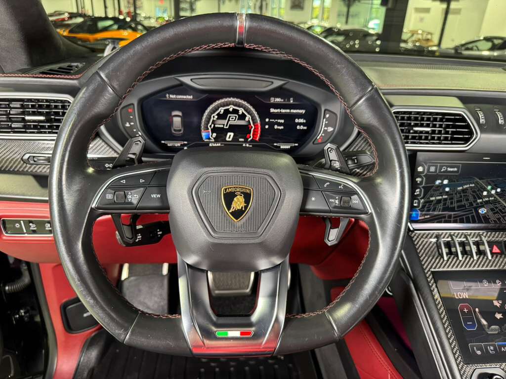 2021 Lamborghini Urus panoramic roof, Bang & Olufsen audio system, interior carbon trim AND MUCH MORE!! Fort Lauderdale FL