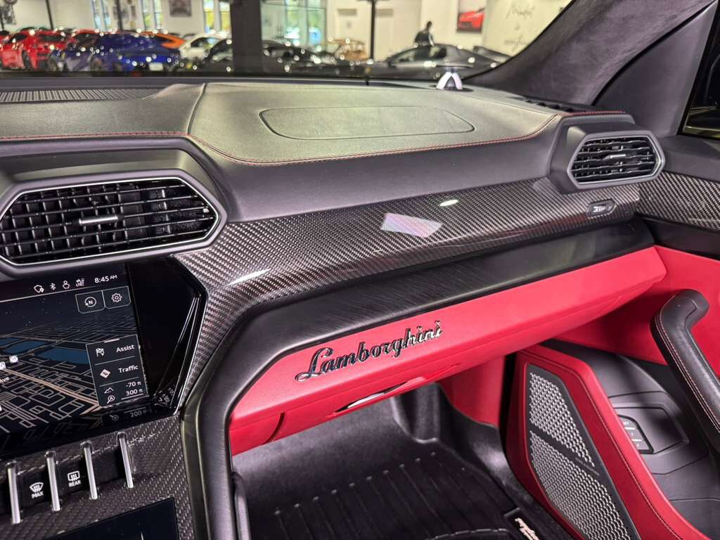 2021 Lamborghini Urus panoramic roof, Bang & Olufsen audio system, interior carbon trim AND MUCH MORE!! Fort Lauderdale FL