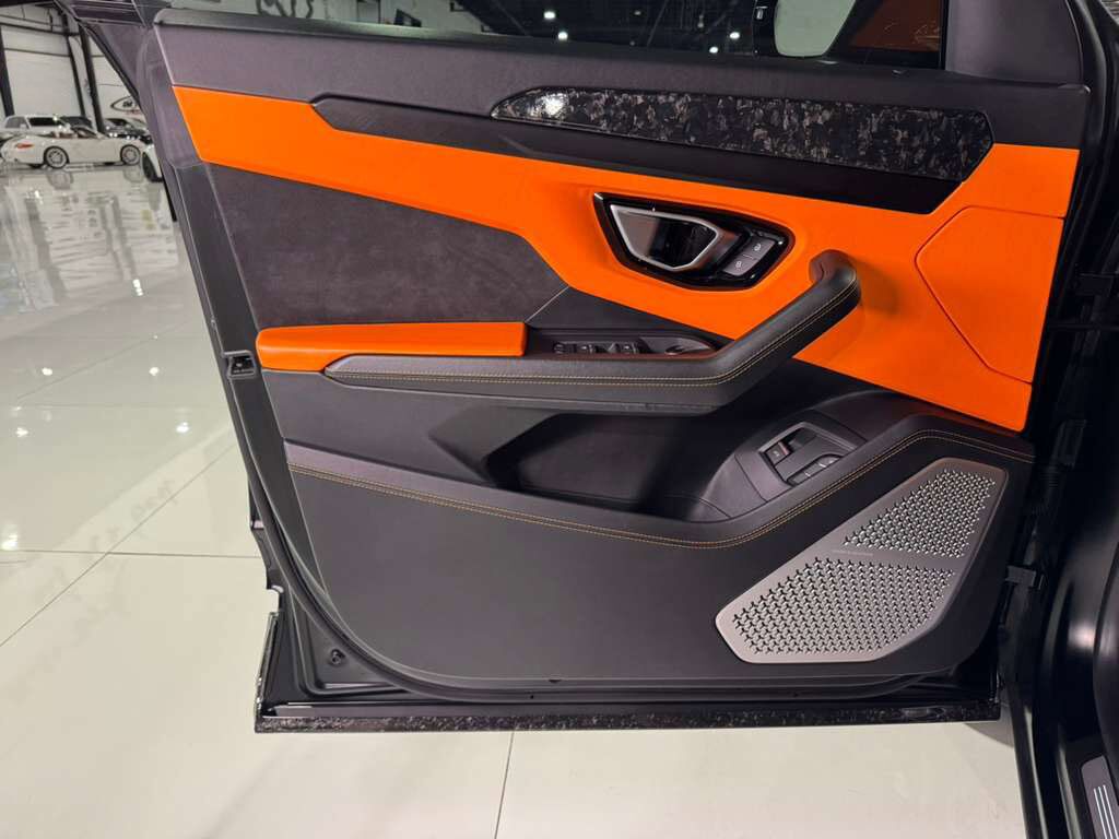 2021 Lamborghini Urus wide body kit, Nero Noctis Matt paint, Ad Personam interior, Bang & Olufsen audio AND MUCH MORE!! Fort Lauderdale FL