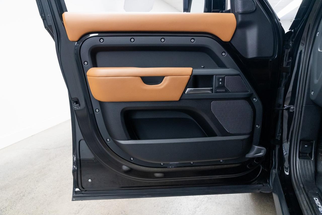 2021 Land Rover Defender 110 X 7 Passenger Vented Seats Meridian Audio Panoramic Portland OR