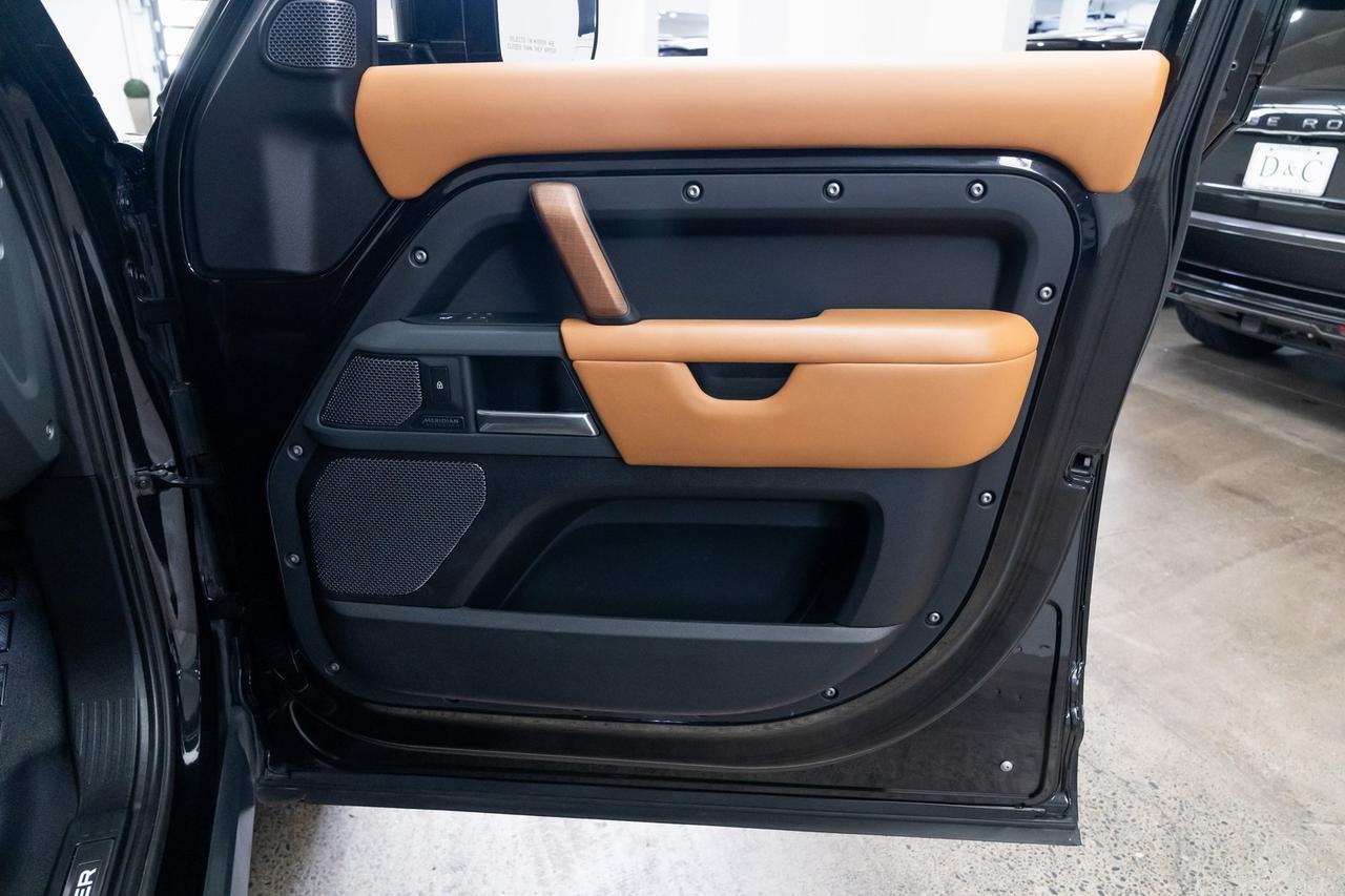 2021 Land Rover Defender 110 X 7 Passenger Vented Seats Meridian Audio Panoramic Portland OR