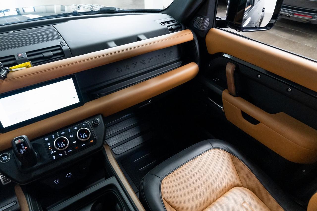 2021 Land Rover Defender 110 X 7 Passenger Vented Seats Meridian Audio Panoramic Portland OR