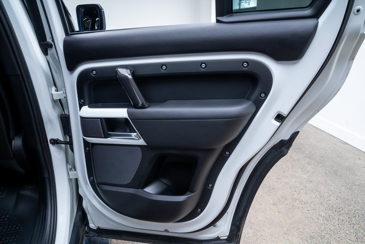 2021 Land Rover Defender 110 X-Dynamic HSE Adaptive Cruise / Ventilated Seats Portland OR