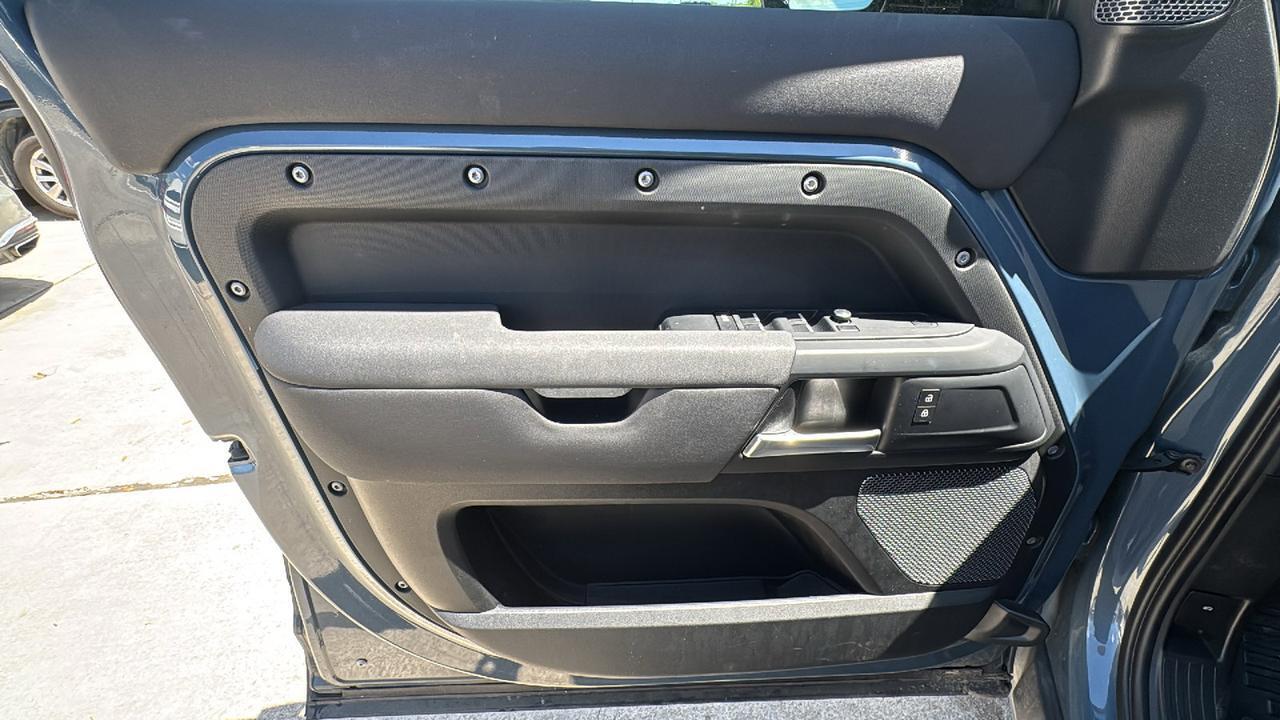 2021 Land Rover Defender S  Selma TX