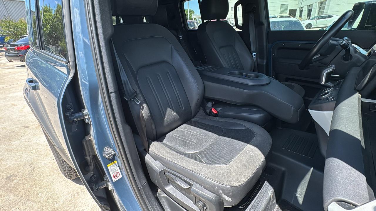 2021 Land Rover Defender S  Selma TX