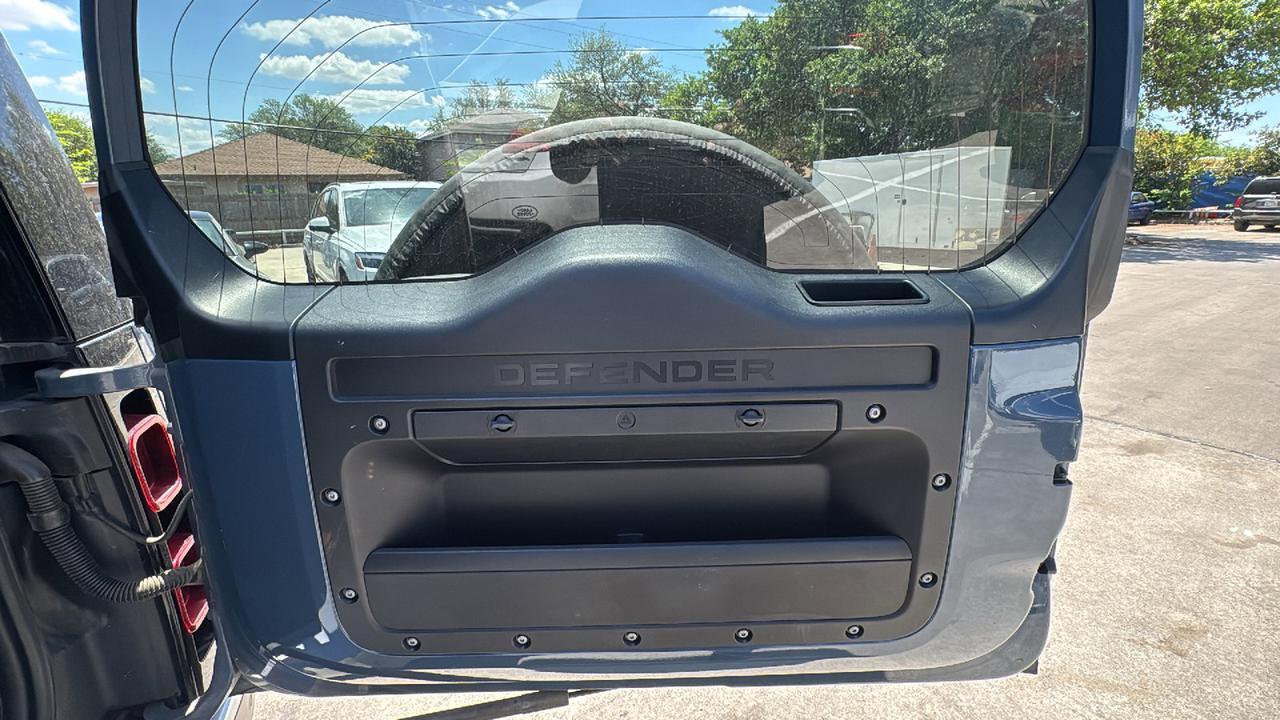 2021 Land Rover Defender S  Selma TX