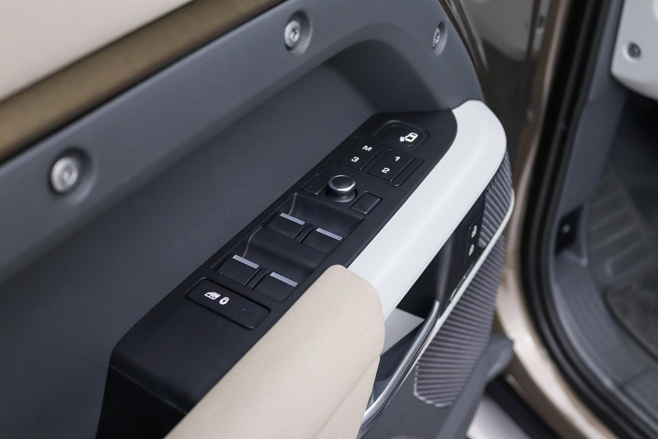 2021 Land Rover Defender SE Newport Beach CA
