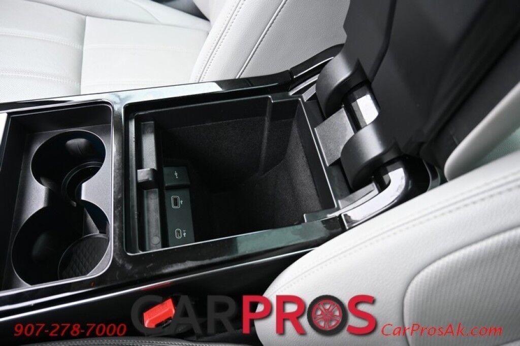 2021 Land Rover Range Rover Evoque S - AWD - Heated Leather Seats - Heated Steering Wheel - Meridian Sound System - Panoramic Fixed Roof - 360 Camera - Apple CarPlay/Android Auto - Bluetooth - Front & Rear Sensors - Blind Spot Assist - Power Liftgate - 1 Owner Anchorage AK