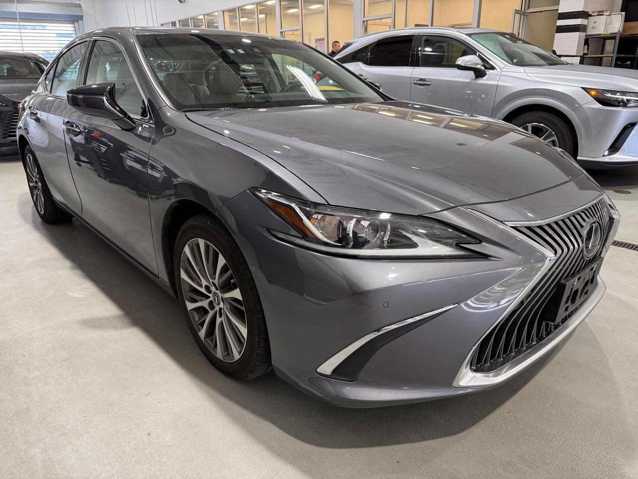 2021 Lexus ES 250