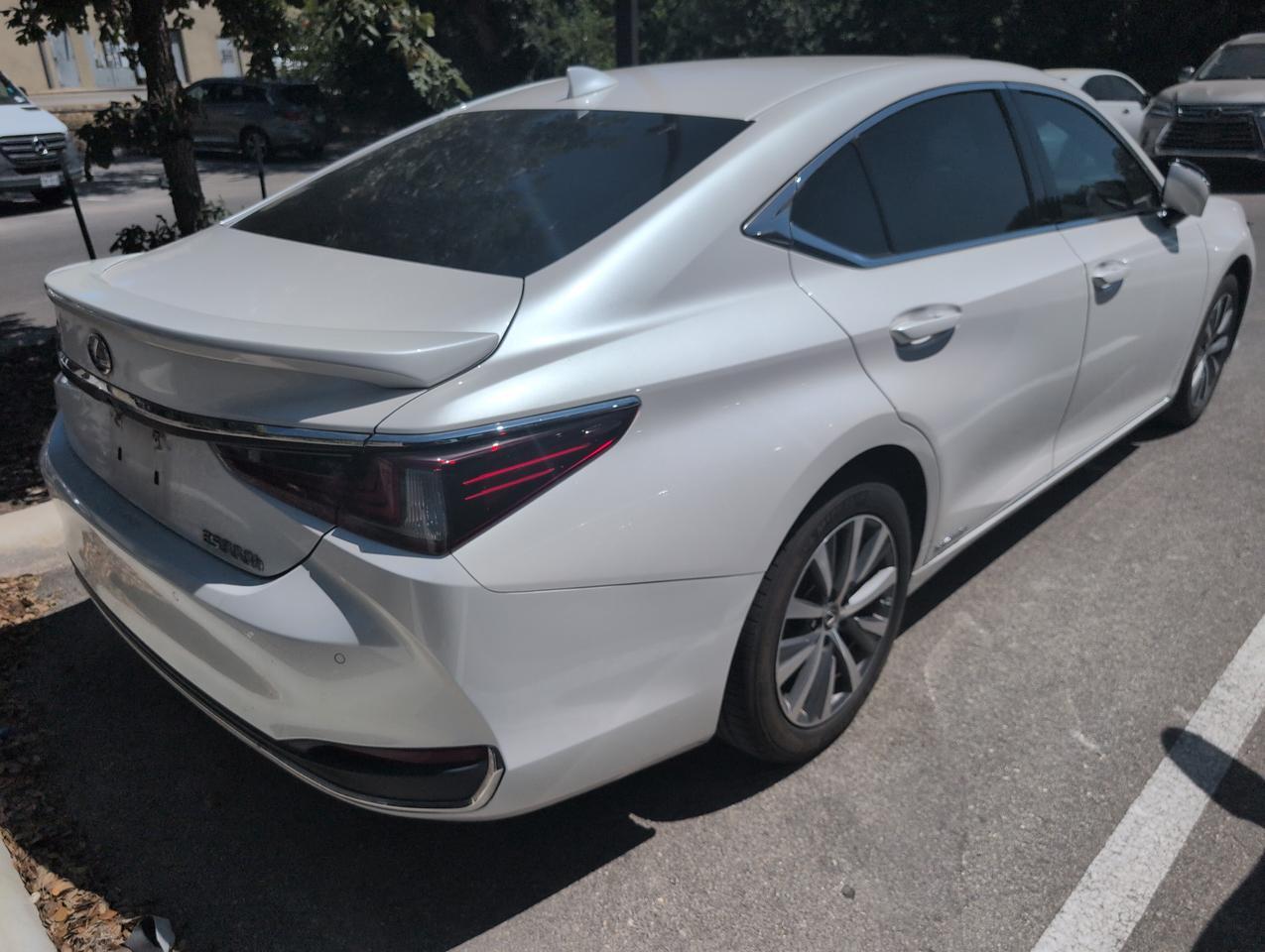 2021 Lexus ES 300h