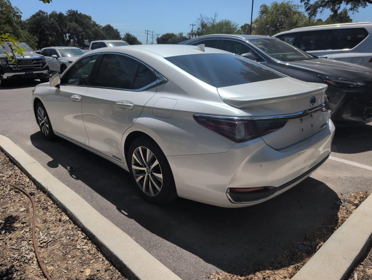 2021 Lexus ES 300h