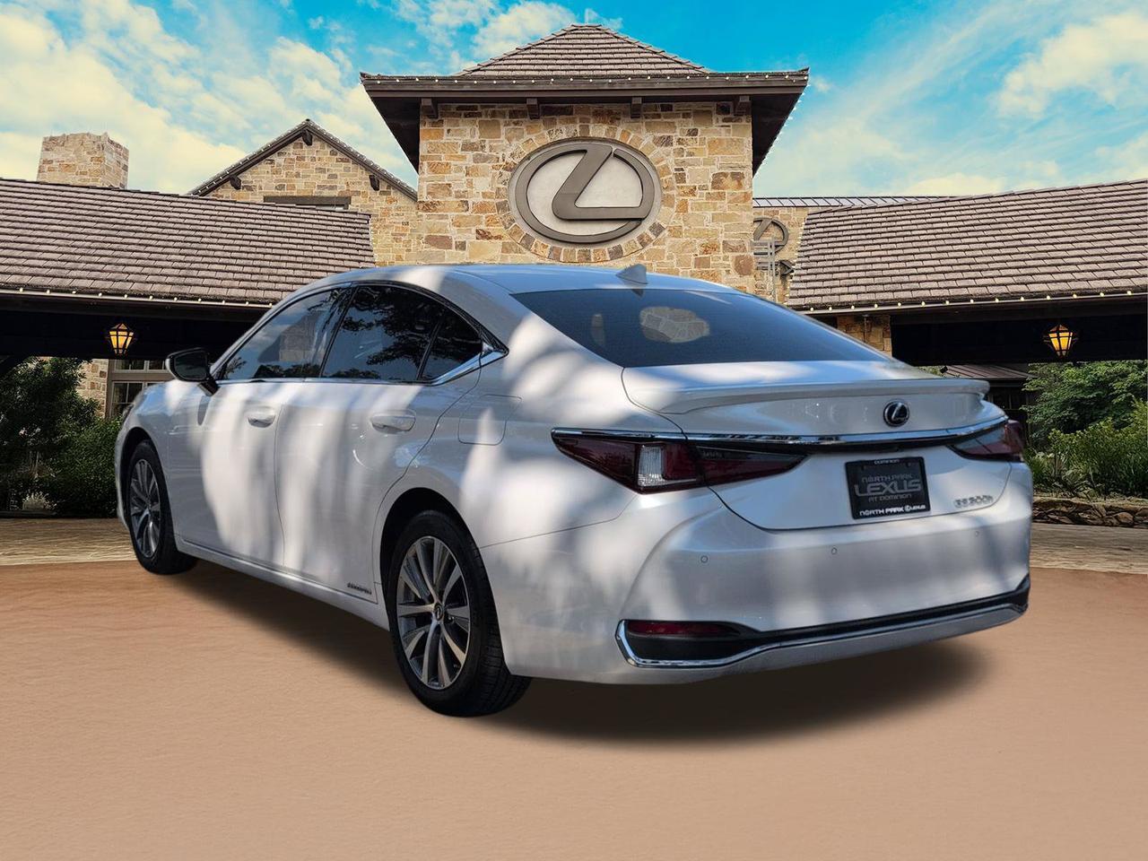2021 Lexus ES 300h