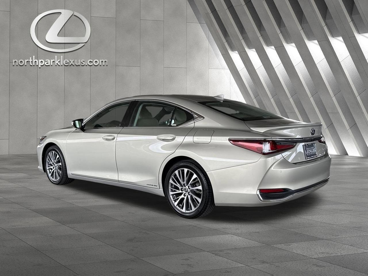 2021 Lexus ES 300h