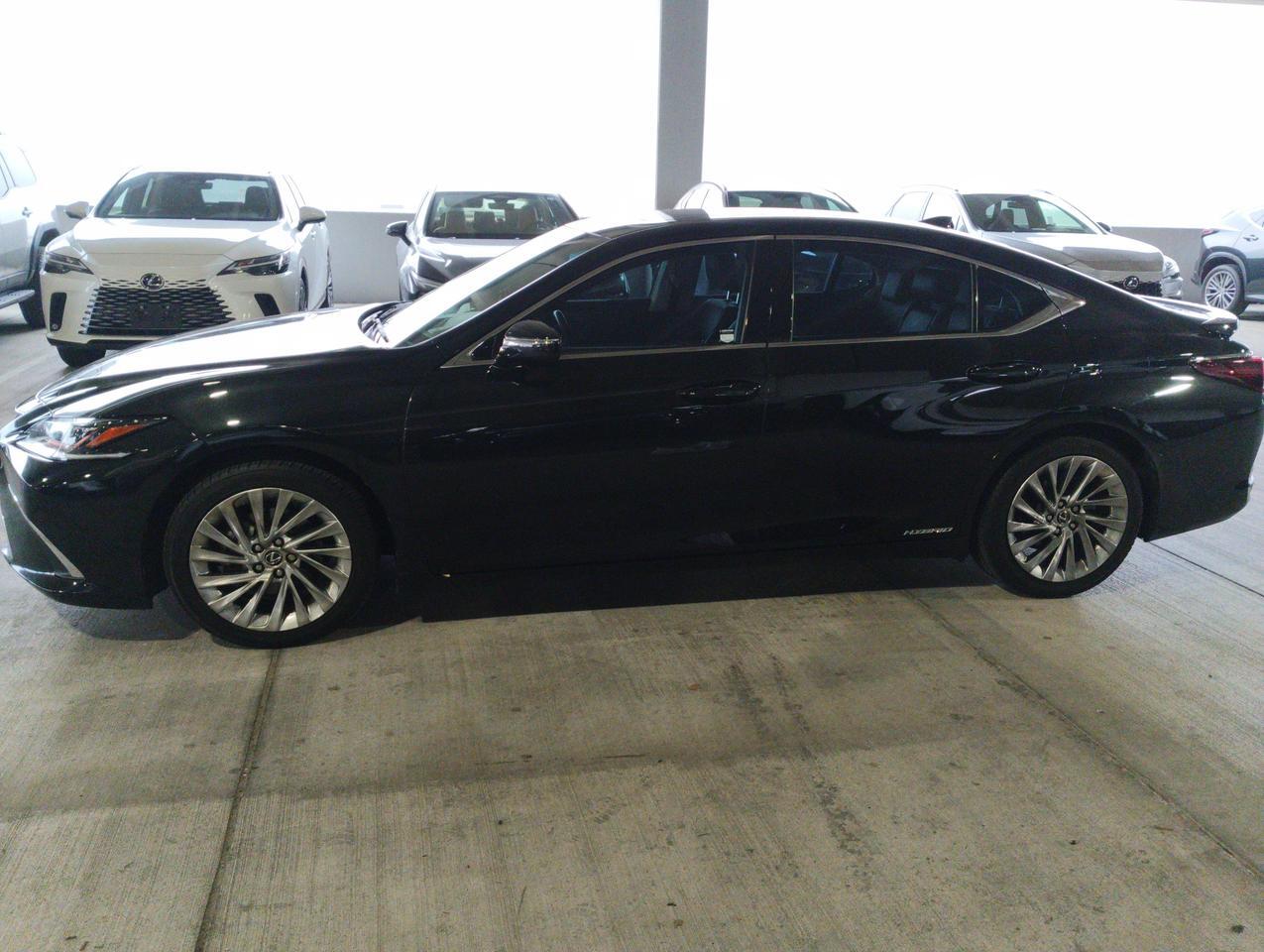 2021 Lexus ES