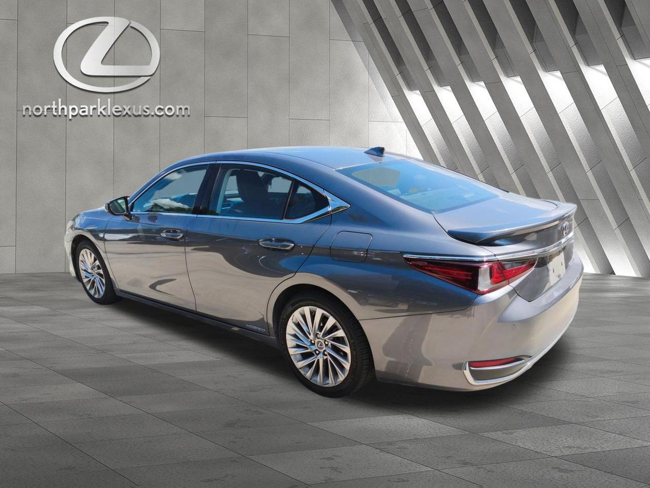 2021 Lexus ES 300h Ultra Luxury