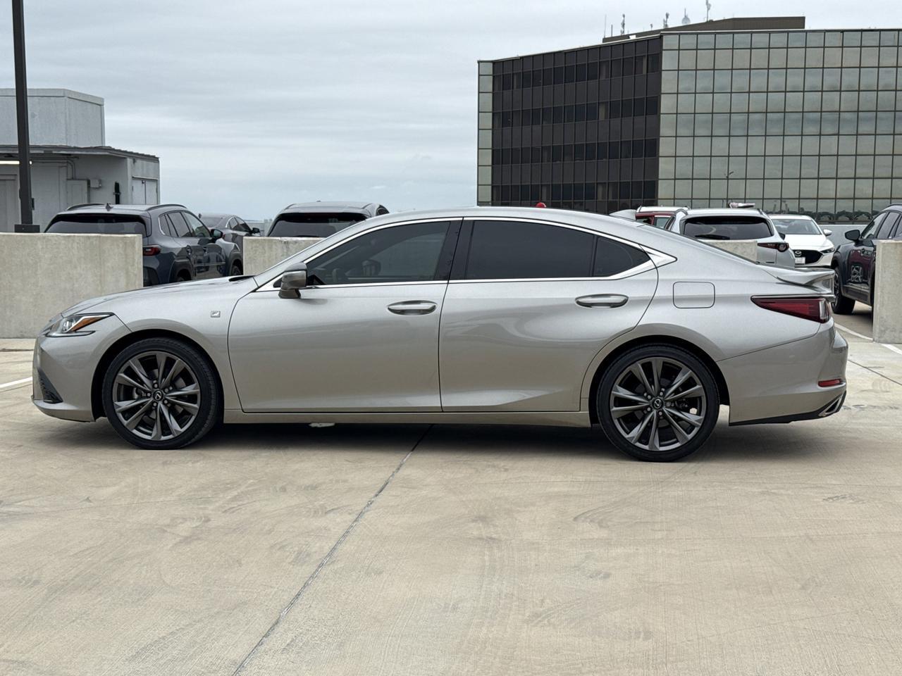2021 Lexus ES