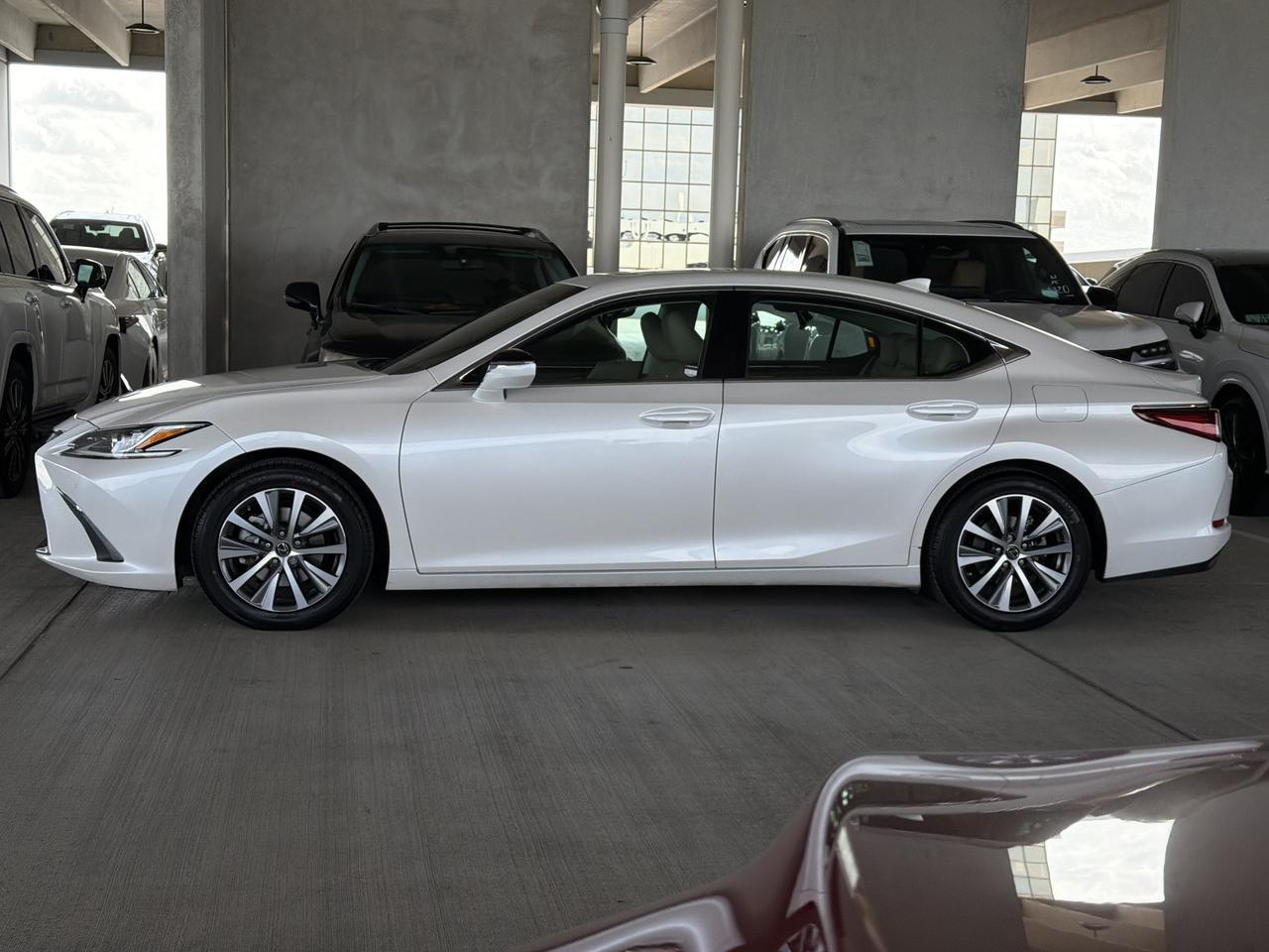 2021 Lexus ES