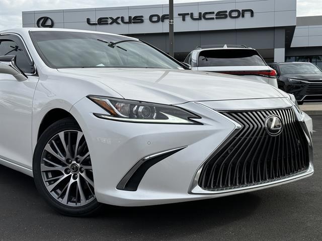 2021 Lexus ES Base
