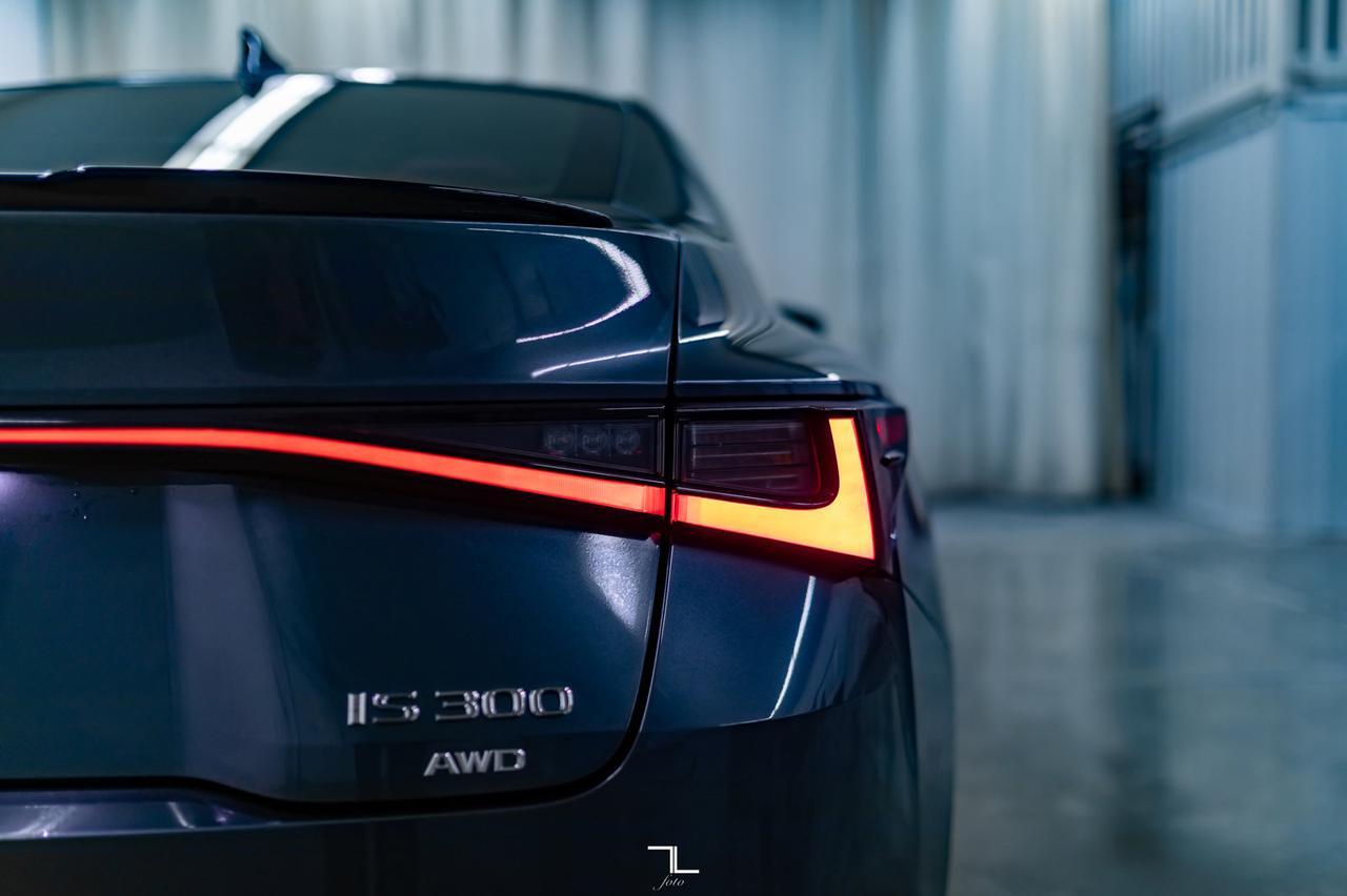 2021 Lexus IS 300 AWD F-Sport Leather Roof Nav BCam Red Deer AB