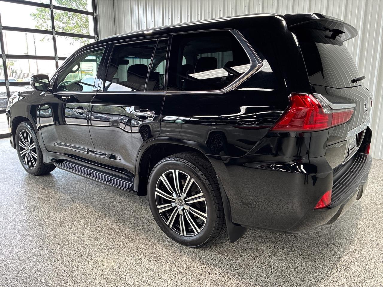 2021 Lexus LX570 Luxury Pkg, ML Sound, HUD, Cool Box, Rear Entertainment