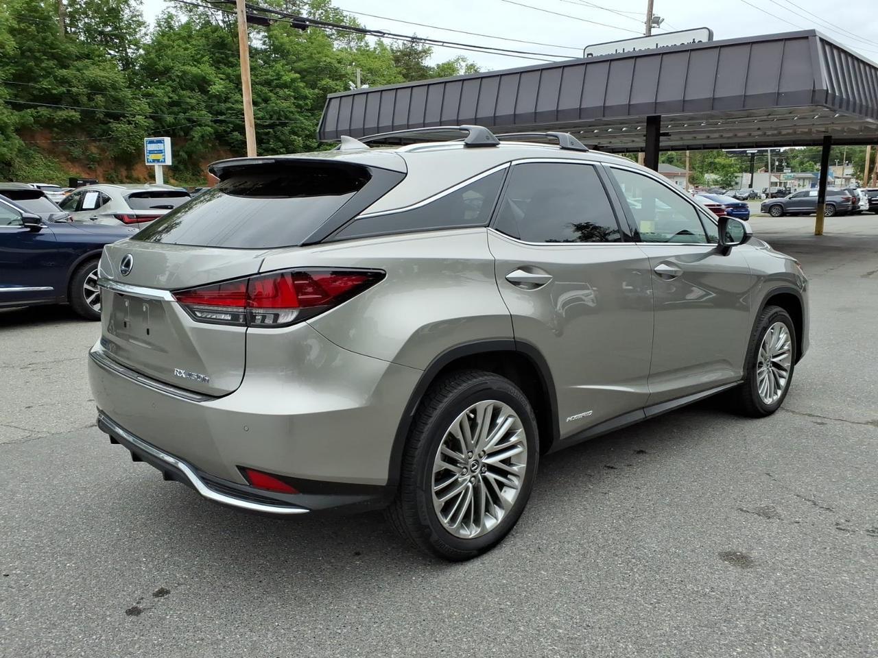 2021 Lexus RX 450h .