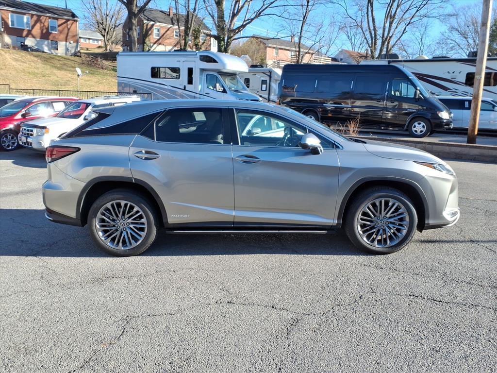 2021 Lexus RX 450h .