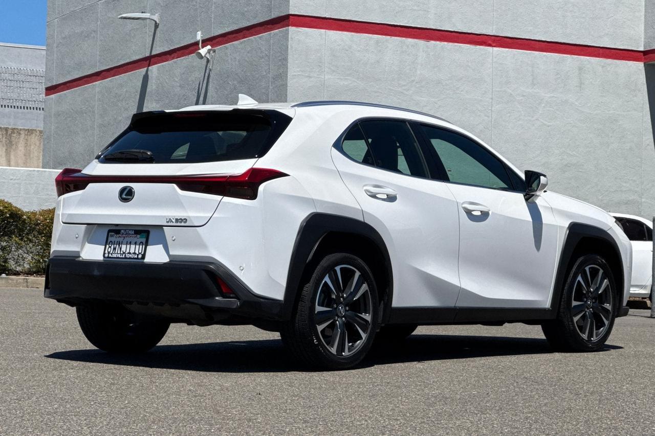 2021 Lexus UX 200