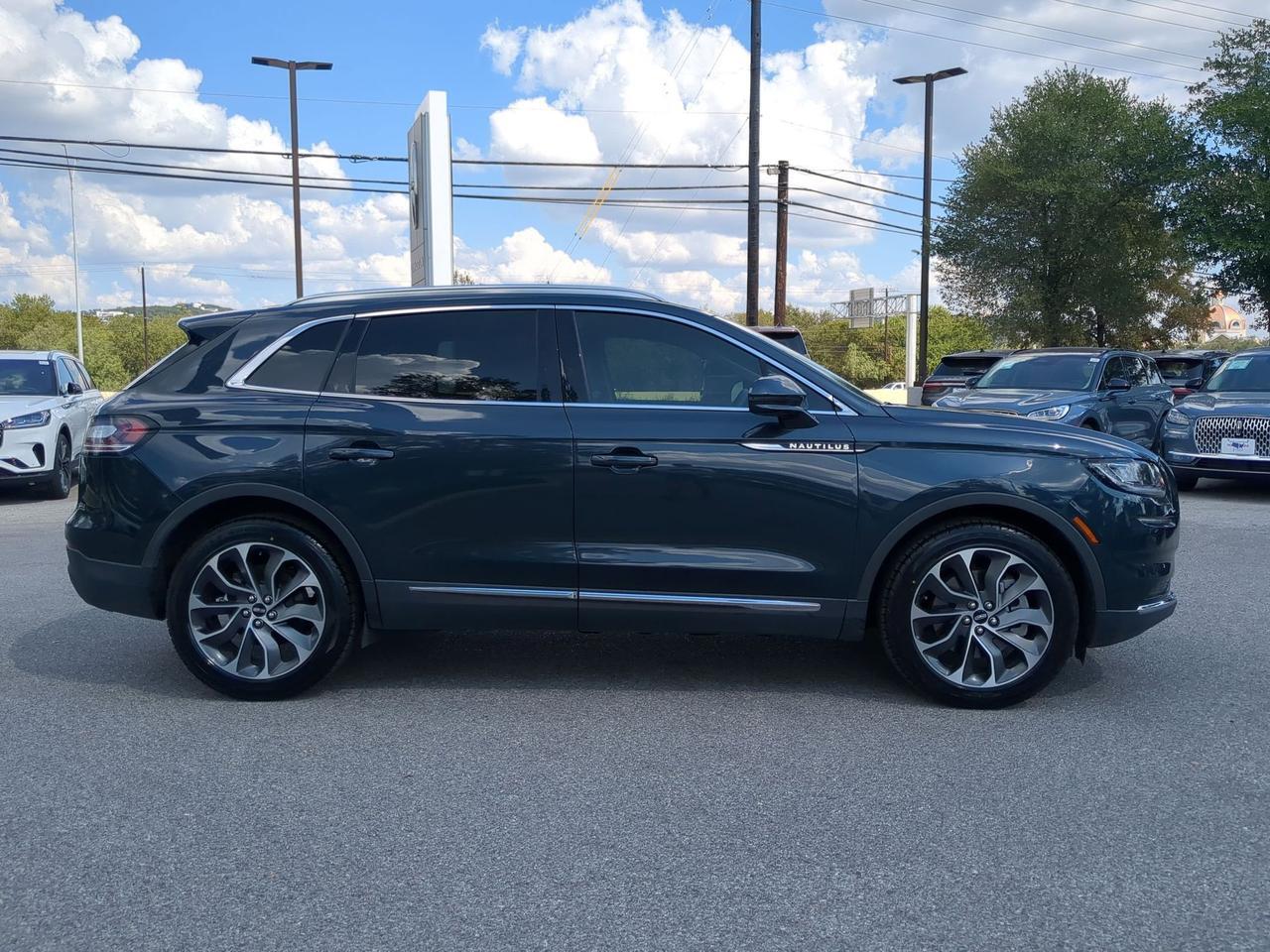 2021 Lincoln Nautilus Reserve