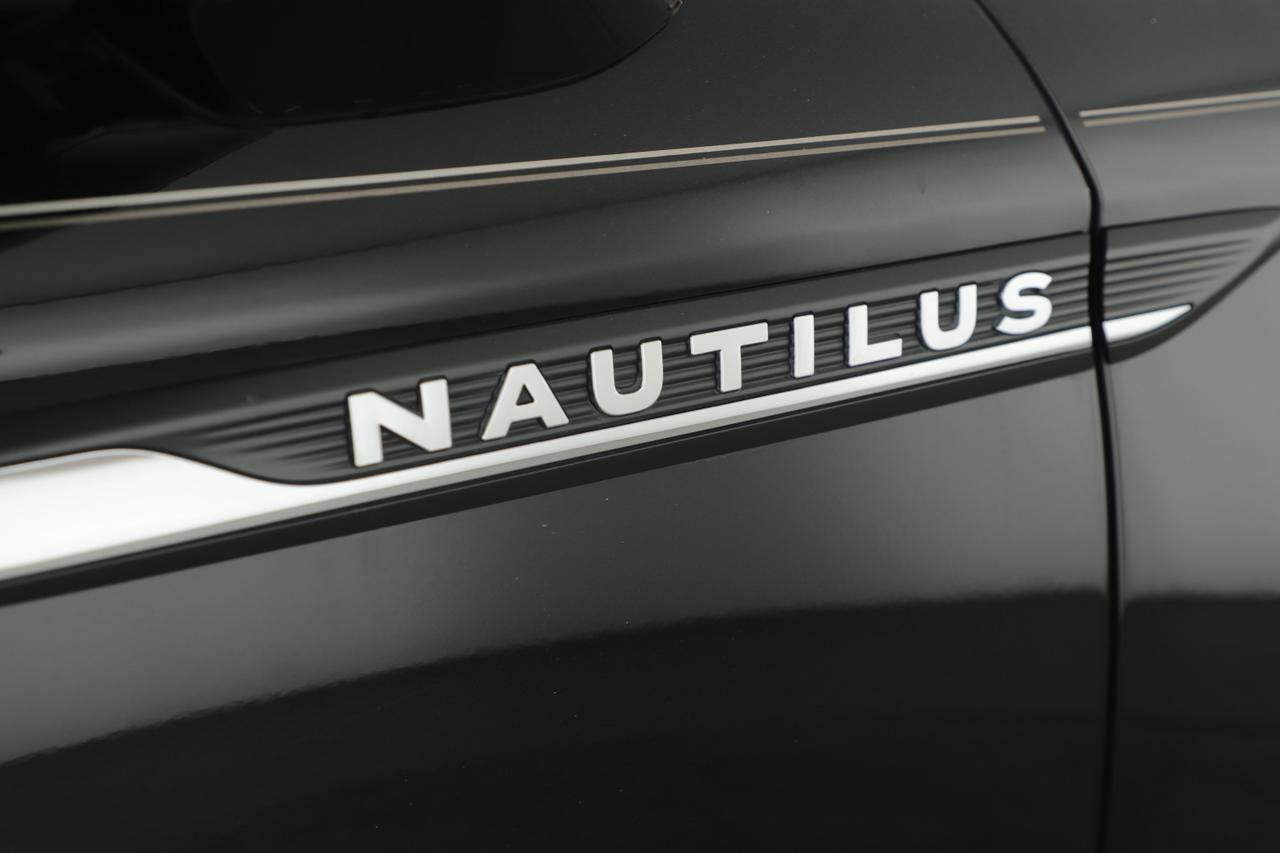 2021 Lincoln Nautilus Reserve