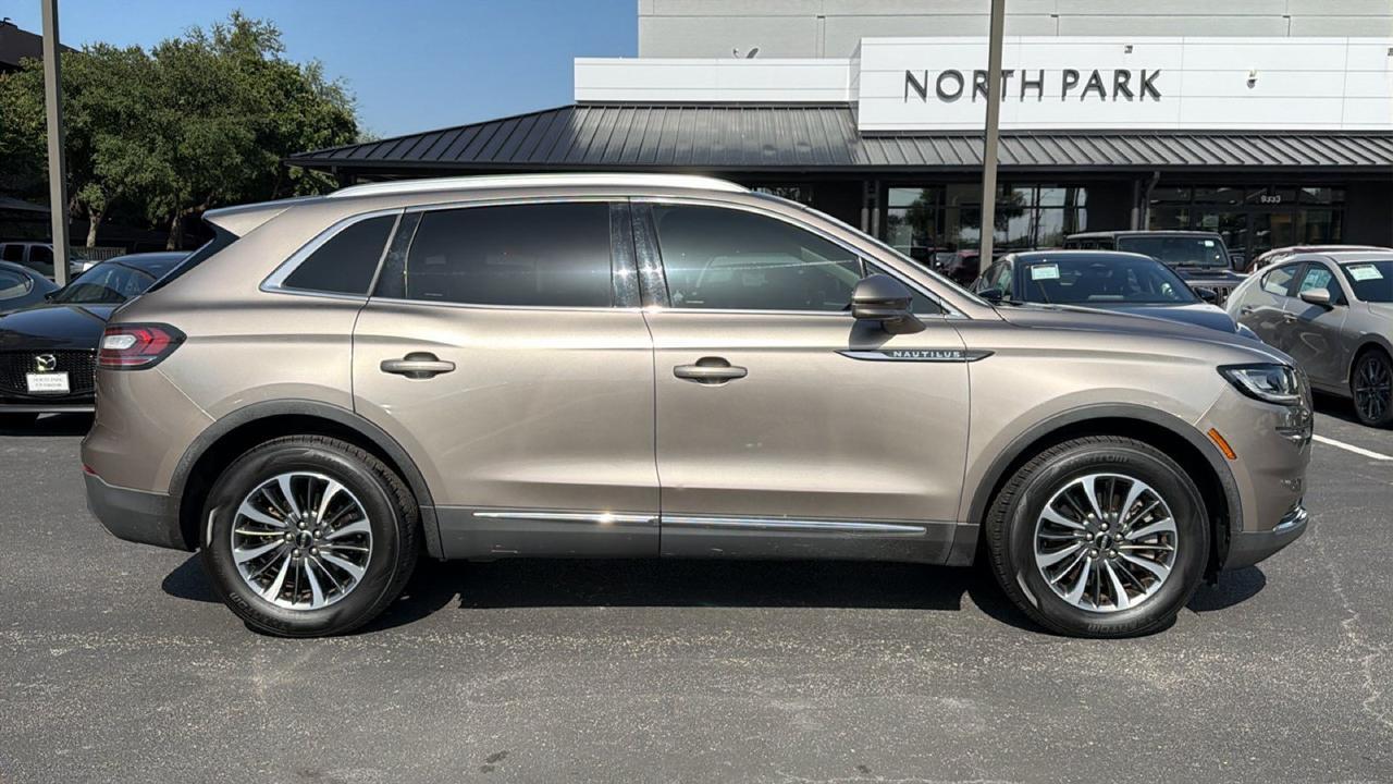 2021 Lincoln Nautilus Standard
