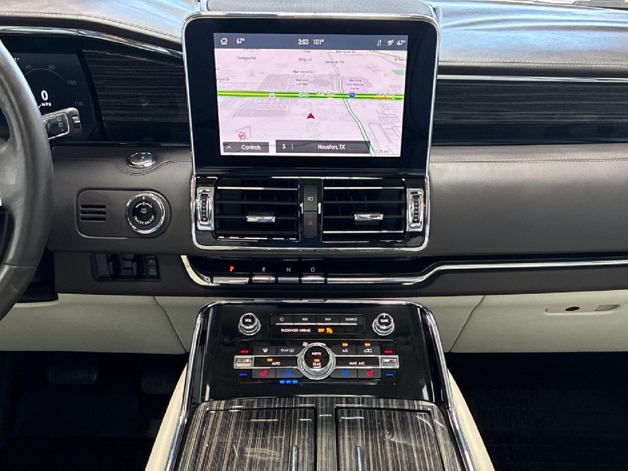 2021 Lincoln Navigator Black Label, Captain&apos;s Chairs w/ Pass Thru, Cargo Convenience Pkg Houston TX