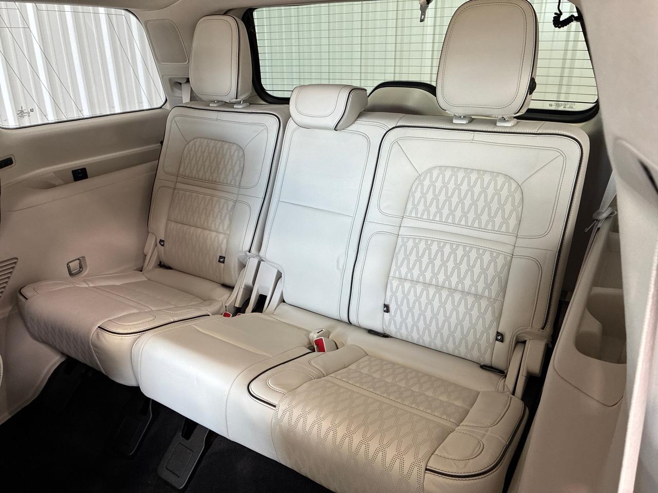 2021 Lincoln Navigator Black Label, Captain&apos;s Chairs w/ Pass Thru, Cargo Convenience Pkg Houston TX