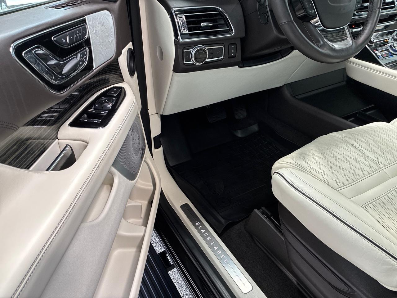 2021 Lincoln Navigator Black Label, Captain&apos;s Chairs w/ Pass Thru, Cargo Convenience Pkg Houston TX