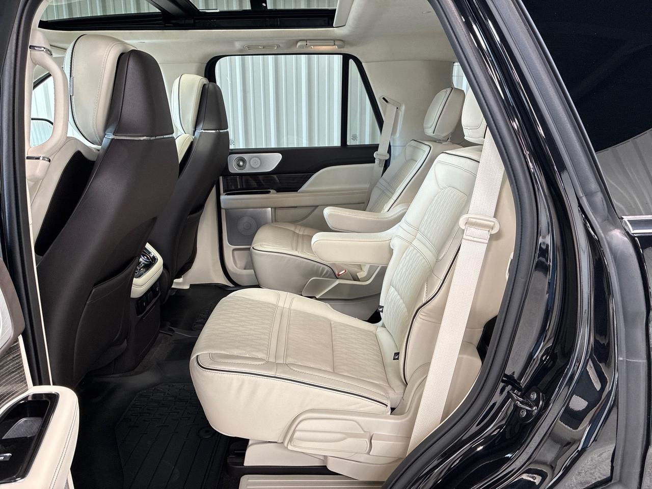 2021 Lincoln Navigator Black Label, Captain&apos;s Chairs w/ Pass Thru, Cargo Convenience Pkg Houston TX