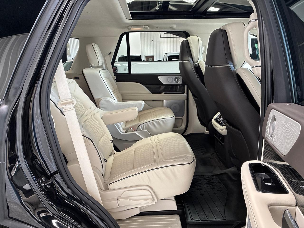 2021 Lincoln Navigator Black Label, Captain&apos;s Chairs w/ Pass Thru, Cargo Convenience Pkg Houston TX