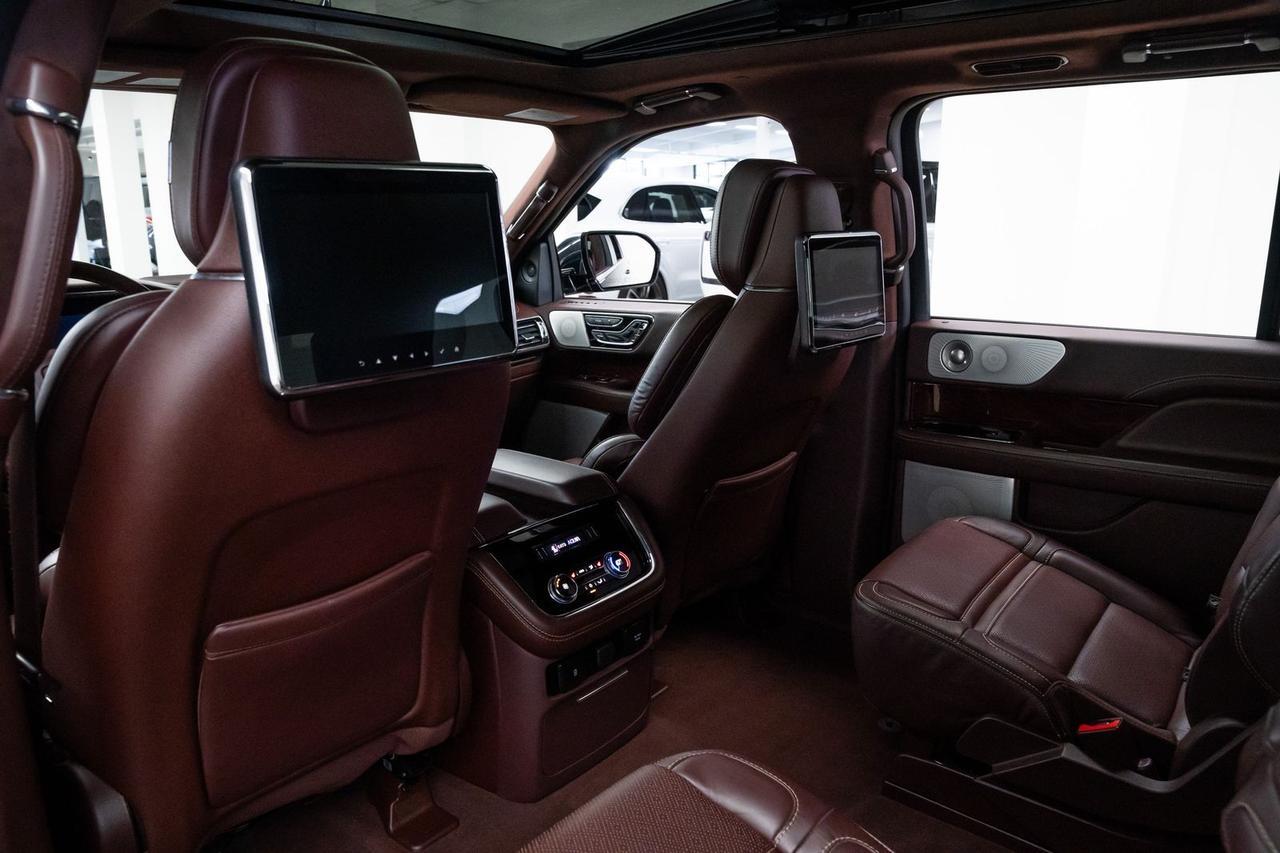 2021 Lincoln Navigator Black Label Second Row Captains Chairs Rear Entertainment Portland OR