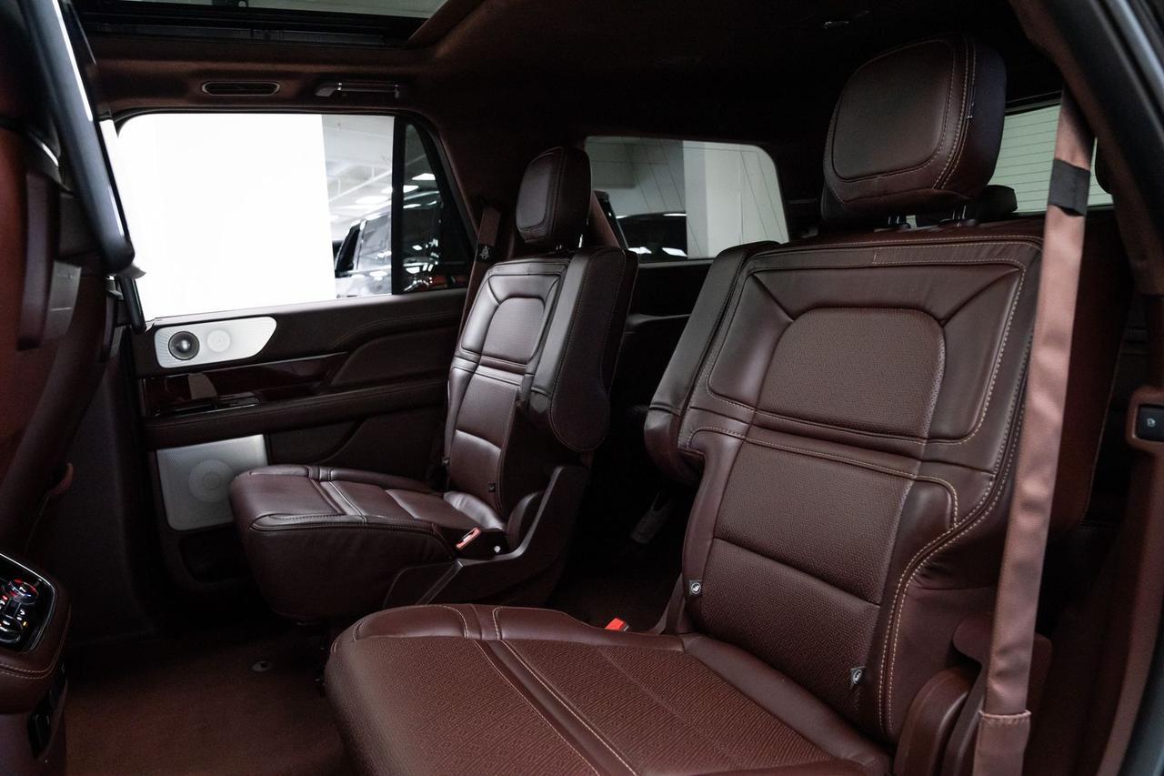 2021 Lincoln Navigator Black Label Second Row Captains Chairs Rear Entertainment Portland OR