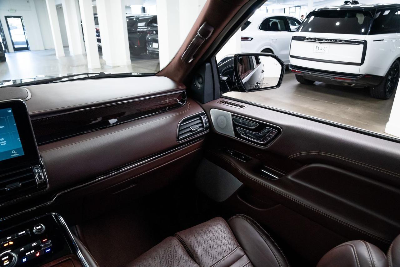 2021 Lincoln Navigator Black Label Second Row Captains Chairs Rear Entertainment Portland OR