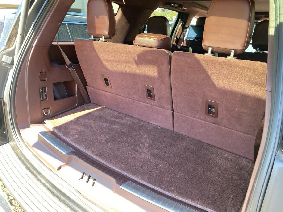 2021 Lincoln Navigator Black Label Second Row Captains Chairs Rear Entertainment Portland OR